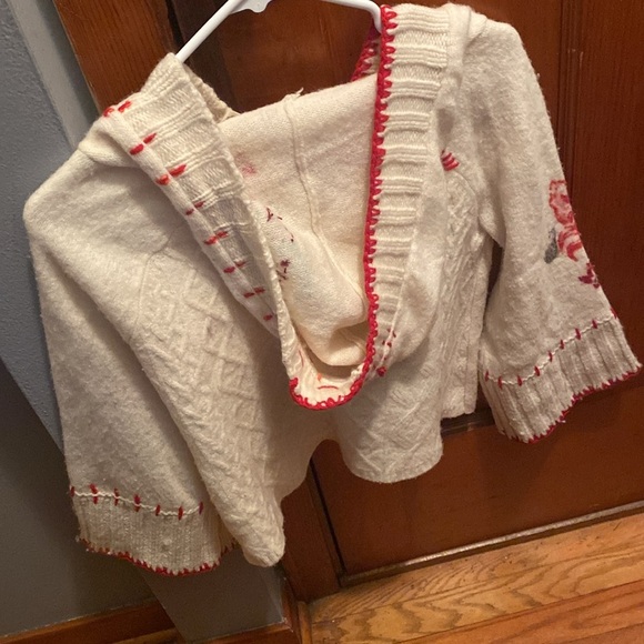 Sleeping on Snow Sweater - Picture 5 of 7